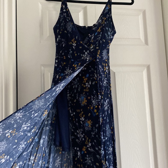 Lulus Floral Maxi Wrap inspired Dress (Size M) - Picture 4 of 6
